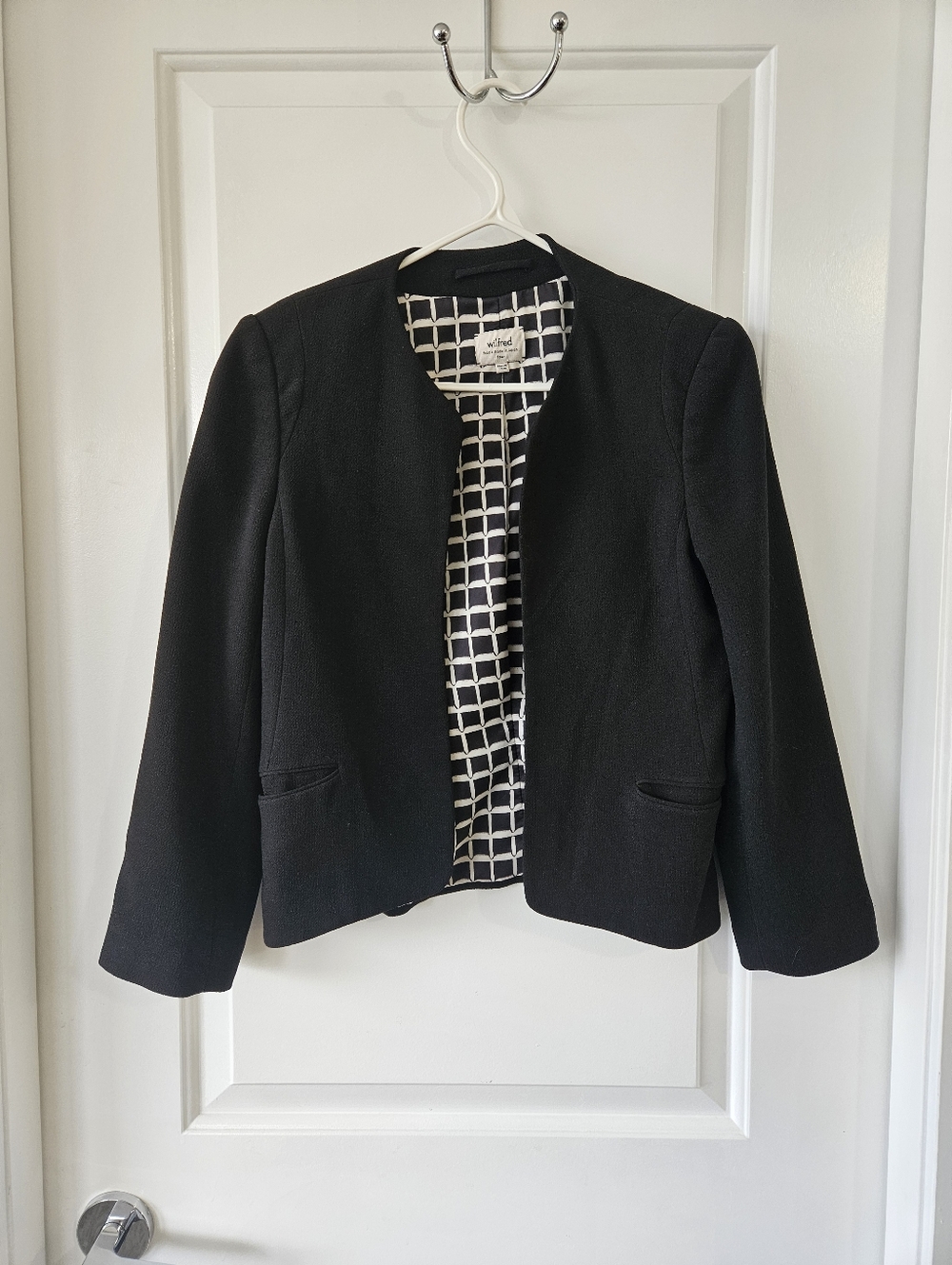 Aritzia Wilfred Black Collarless Open-Front Cropped Blazer Size 4
